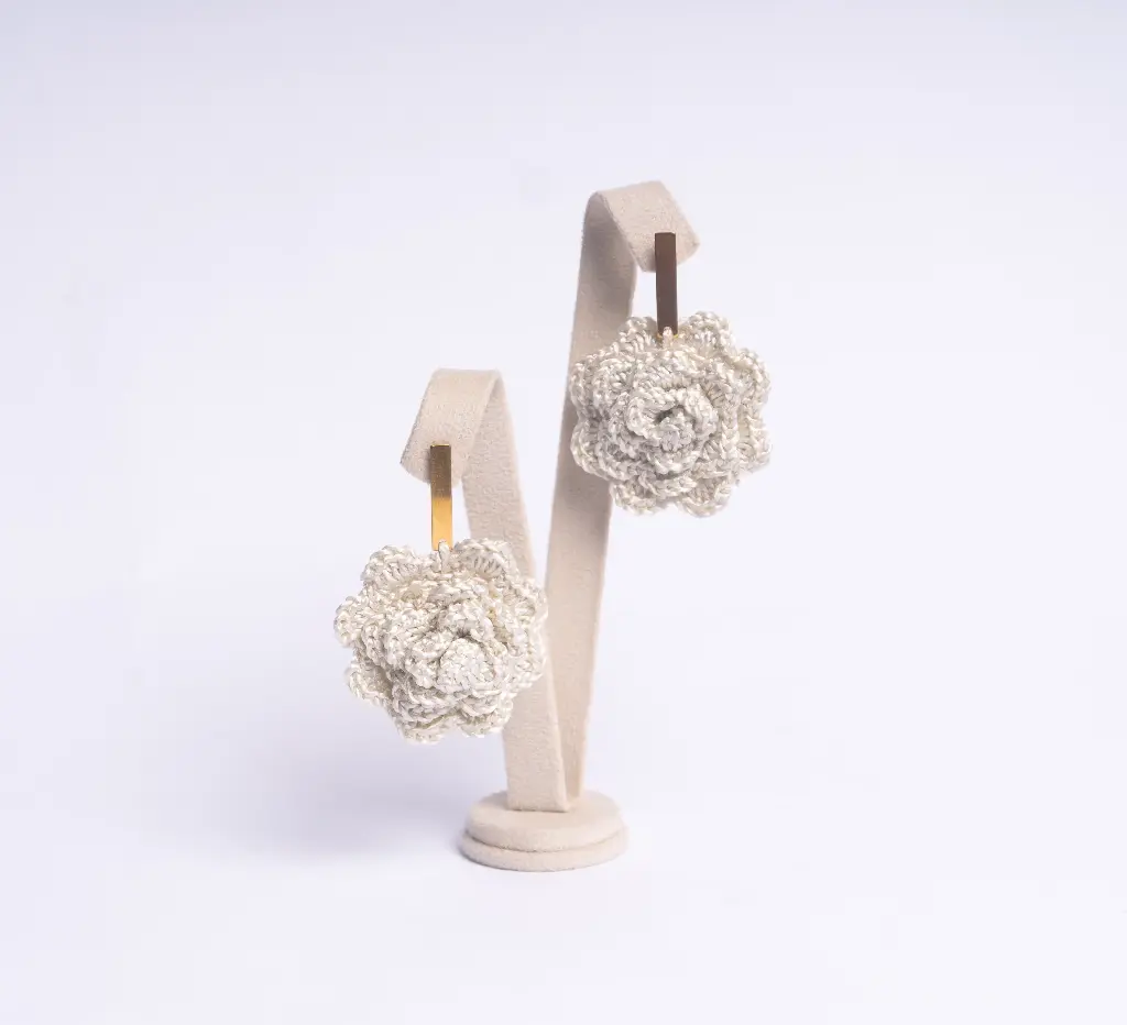 ROSA ARETES TEJIDOS (Blanco hueso)